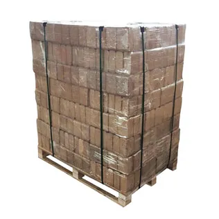 Palette de briquettes de bois compressé à haut rendement empilées